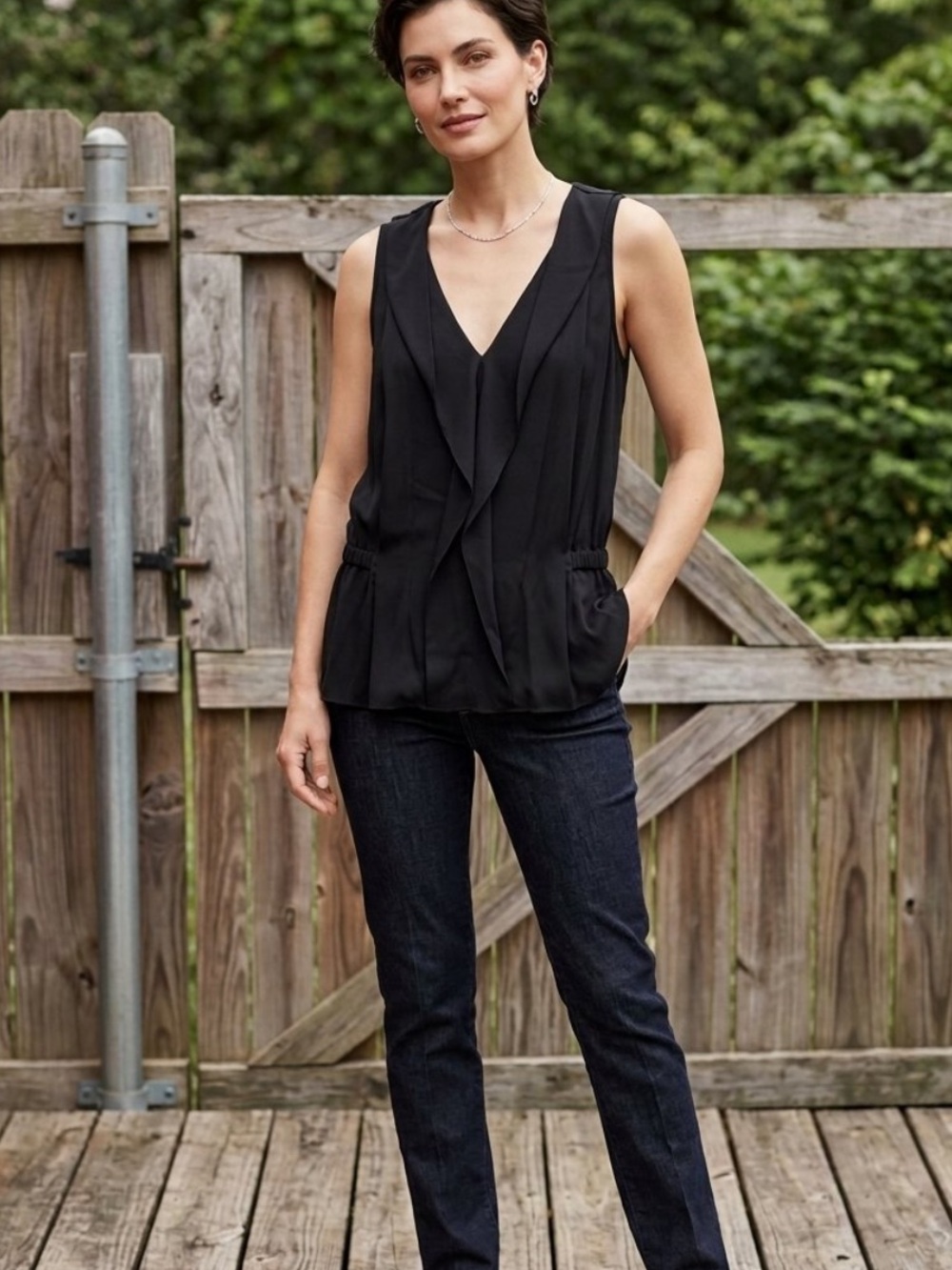 👗Diane vonFurstenburg Bahar silk blend Black Sleeveless Draped V-Neck Top